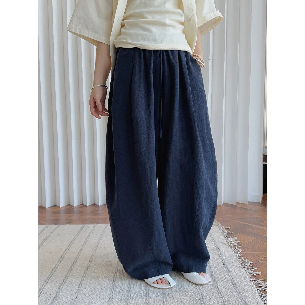 Pleated Relaxed Wide-Leg Pants
