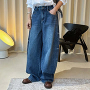 Relaxed Wide-Leg Jeans