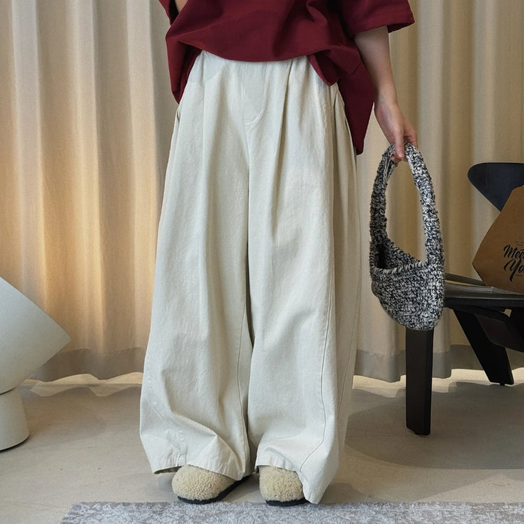 Pleated Relaxed Wide-Leg Pants