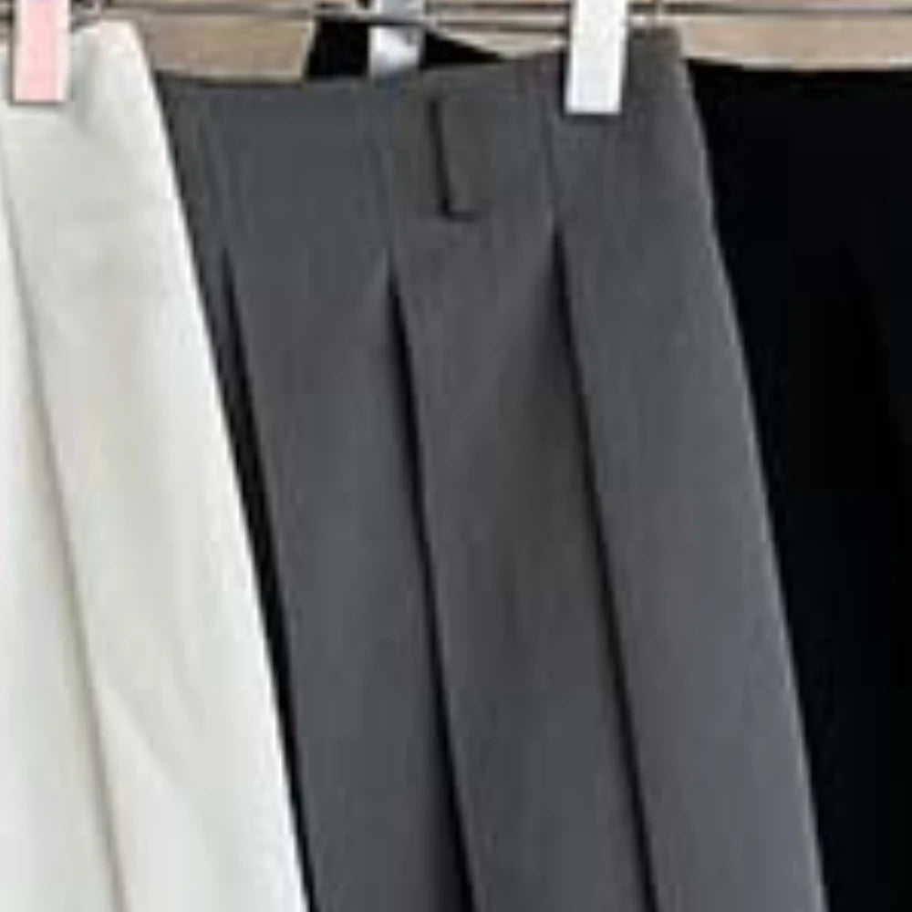 Pleated Wide-Leg Cropped Pants